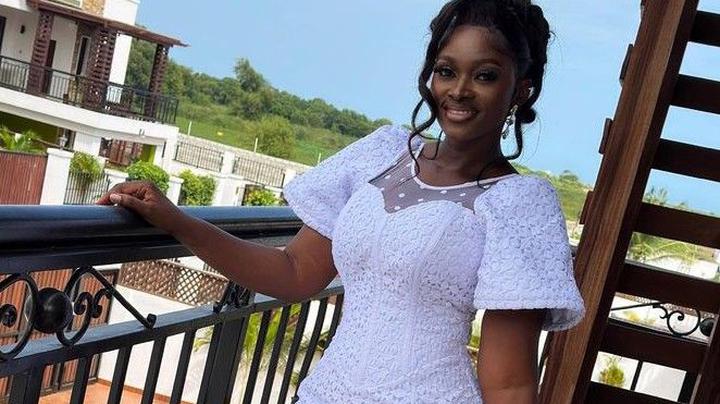 Elegant Lace Outfit Styles for Ladies