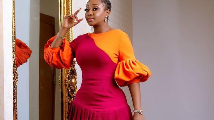 Elegant and Chic Crepe Outfit Styles Every Stylish Lady Should Try
