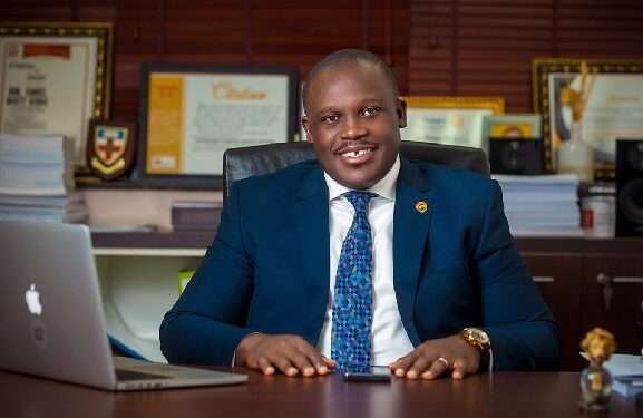 Minister issues ultimatum to 62 radio stations
