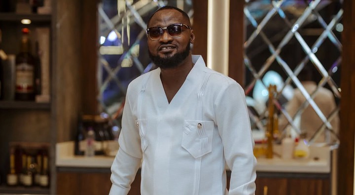 Funny Face Finds Love Again? – See Photo
