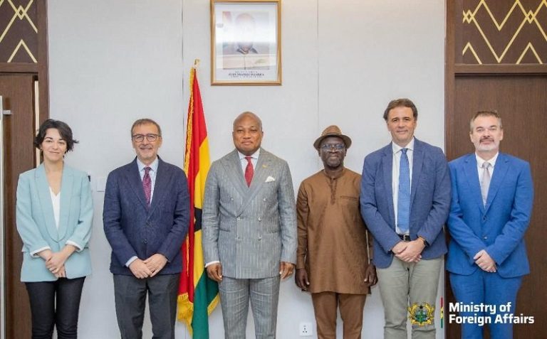 Minister for Foreign Affairs  meets Ambassador of Spain to Ghana 