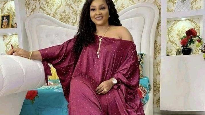 Cool And Elegant Gown Styles Women Can Sew With Different Fabrics