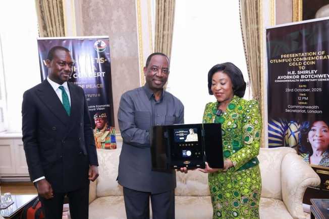 Otumfuo’s commemorative gold coin presented to Commonwealth in London