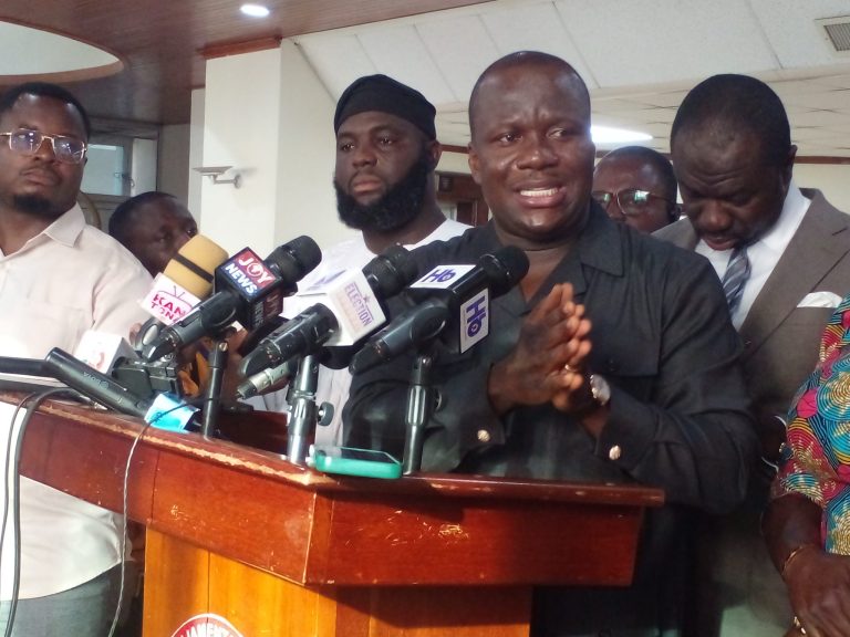 NPP Minority slams Majority Caucus over absenteeism in Parliament  NPP Minority slams Majority Caucus over absenteeism in Parliament