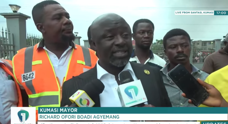 Kumasi Mayor pledges support after China City Mall fire Kumasi Mayor pledges support after China City Mall fire