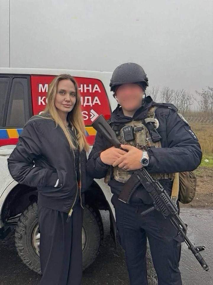 Angelina Jolie makes surprise visit to Ukraine’s frontline city Kherson (video)