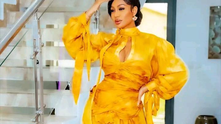 Colourful Yellow Inspired Outfit For All Young Ladies. Bright, Bold & Beautiful