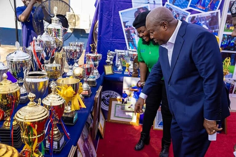 Mahama applauds Police sports achievements