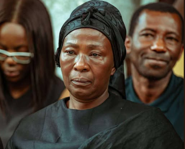 Reactions as ‘Team Legal Wives’ welcomes Akosua Serwaa at airport