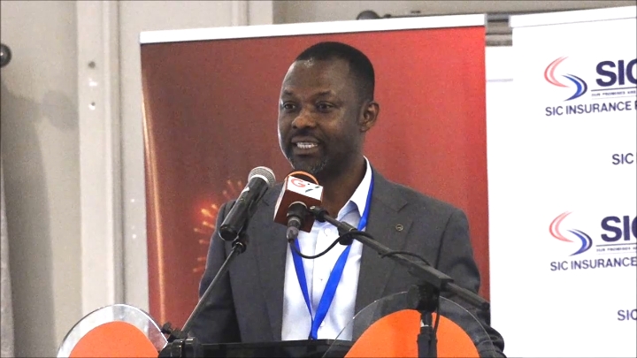 Insurance brokers urged to rebuild trust in industry