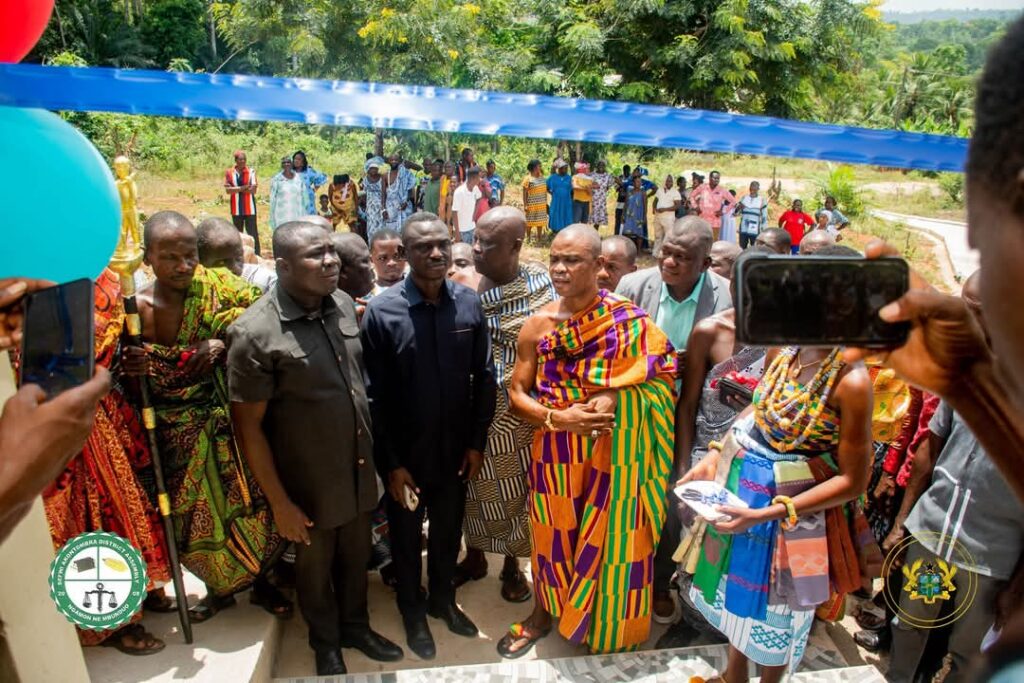 MP, DCE commission CHPS Compound at Sefwi Shed