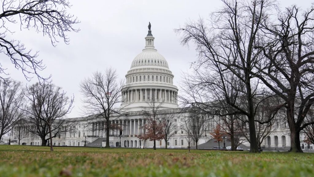 US Secret Service investigates reports of shots near White House