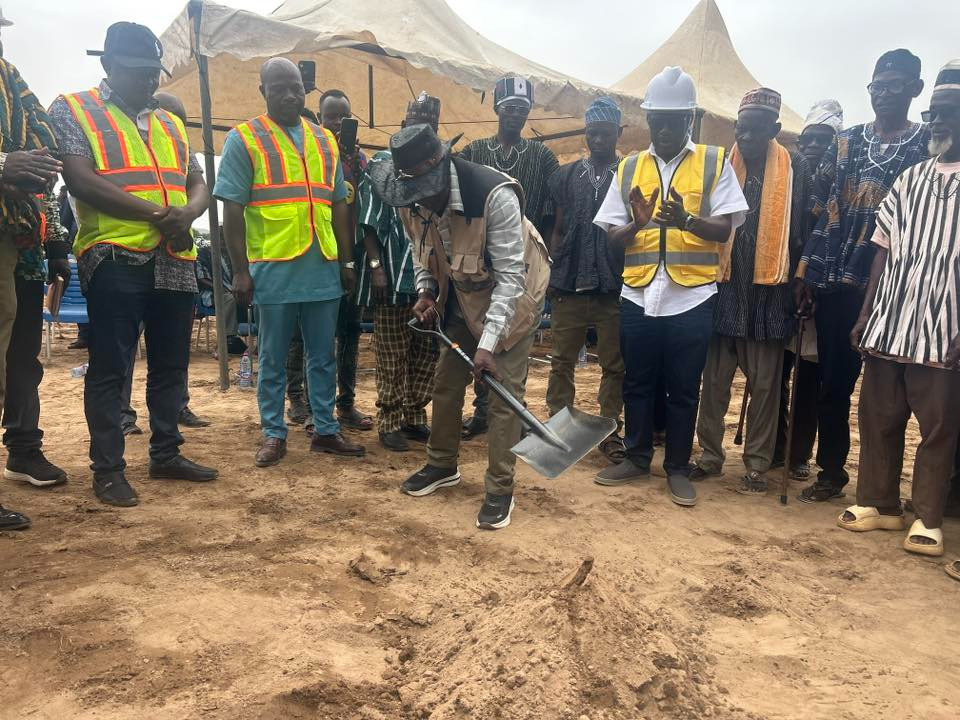 Minister cuts sod for 24-hour market in Bawku West to address unemployment