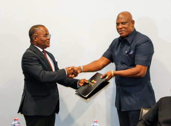 Parliament, Junior Graphic launch project on democracy