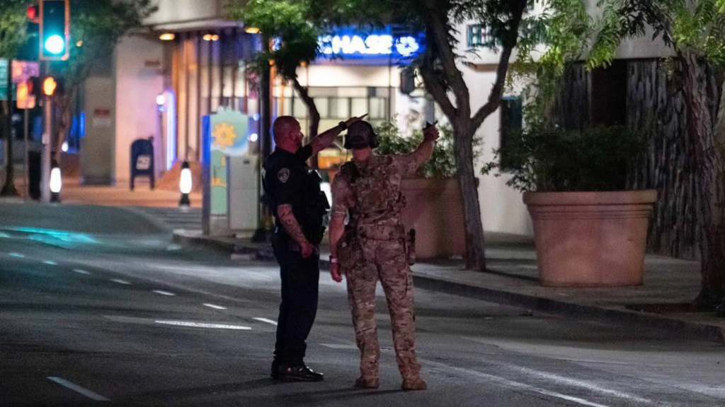 Man shot dead by FBI after taking hostages at California bank