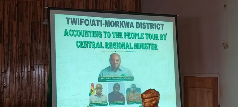 Minister urges traditional leaders to hold public officials accountable