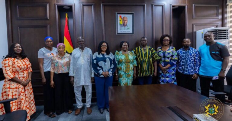 Vice President engages Kayayei association on challenges facing head porters