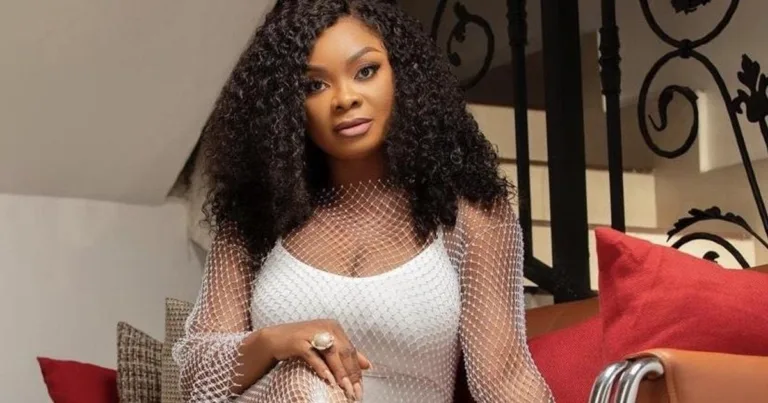 Beverly Afaglo’s Daughter Violyn Promotes Traffic Shawarma in Kasoa